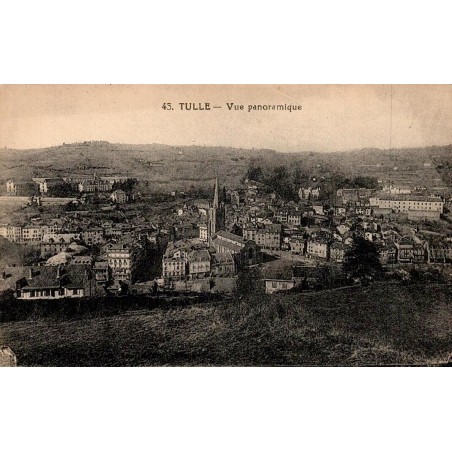 CPA Tulle Corrèze, vue panoramique ancienne de la ville et de ses quartiers