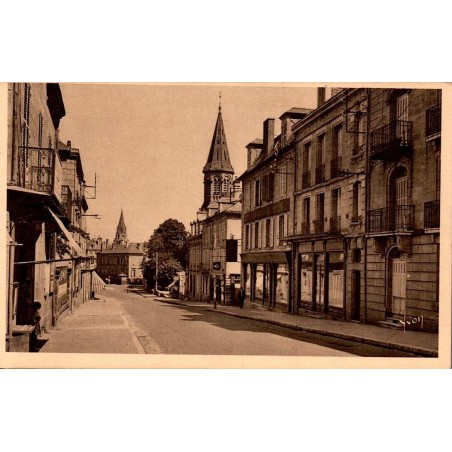 CPSM Brive avenue de la Gare et clocher de l’église Saint-Sernin en Corrèze