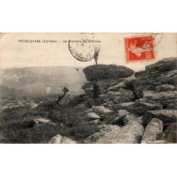 CPA Peyrelevade Corrèze Les Rochers de la Roche avec personnages