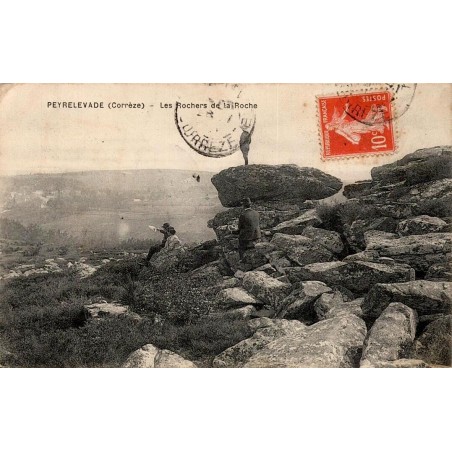 CPA Peyrelevade Corrèze Les Rochers de la Roche avec personnages