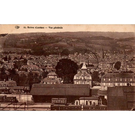 CPA Brive Corrèze vue générale avec gare, voies ferrées et panorama de la ville