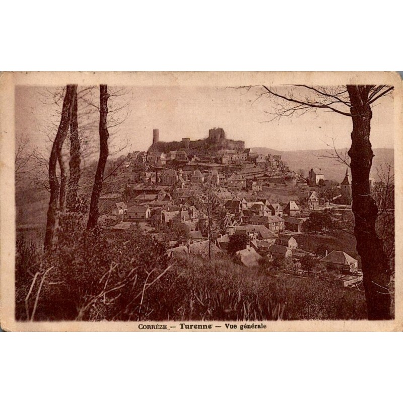 CPA Turenne en Corrèze vue générale du village dominé par le château