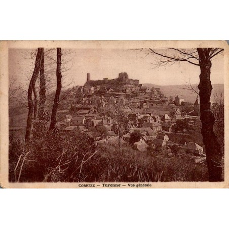 CPA Turenne en Corrèze vue générale du village dominé par le château