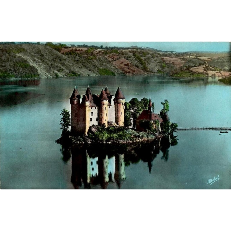 CPSM château de Val sur le lac du barrage de Bort-les-Orgues en Corrèze