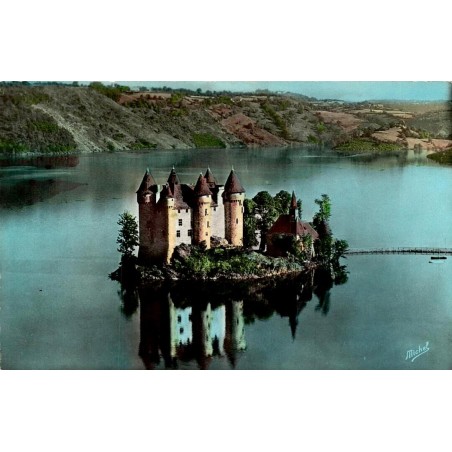 CPSM château de Val sur le lac du barrage de Bort-les-Orgues en Corrèze