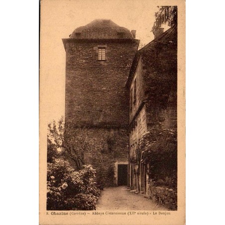 CPA Obazine Aubazine en Corrèze abbaye cistercienne du XIIe siècle et donjon