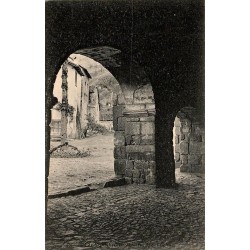 CPA Uzerche Corrèze vieille porte et passage voûté dans la cité ancienne