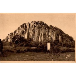 CPSM Bort-les-Orgues massif rocheux des Orgues en Corrèze, vue ancienne sépia