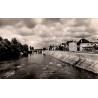 CPSM Brive la Corrèze au Pont Cardinal, quais et maisons anciennes