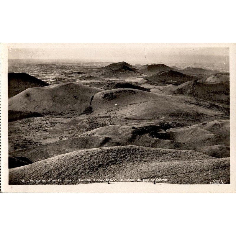 172 - Volcans éteints vu du balcon de l'observatoire du puy de Dôme