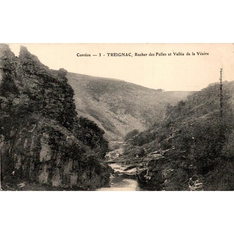 CPA Treignac Rocher des Folles et vallée de la Vézère en Corrèze