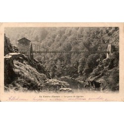 CPA Corrèze pont de Merles, pont suspendu dans une vallée, carte circulée en 1902
