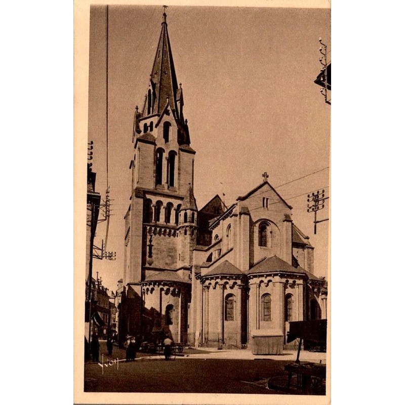 CPSM Brive abside et clocher de l’église Saint-Martin en Corrèze