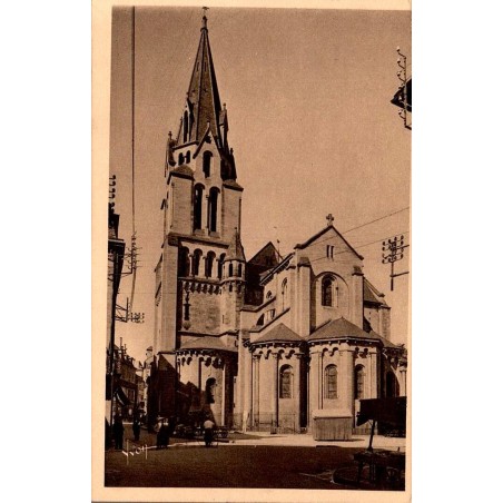 CPSM Brive abside et clocher de l’église Saint-Martin en Corrèze