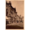 CPSM Brive Hôtel de Ville et rue animée dans le centre ancien de Brive en Corrèze