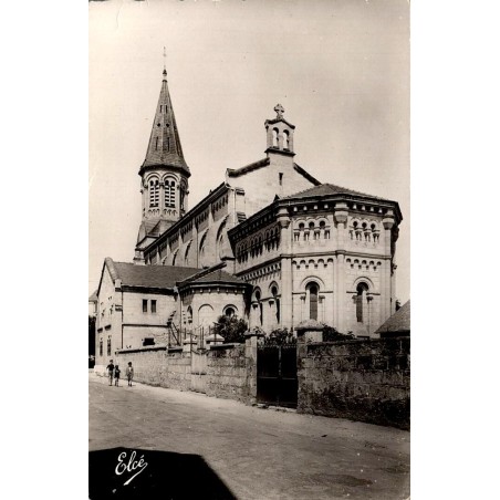 CPSM Brive-la-Gaillarde église Saint-Sernin et son clocher en Corrèze