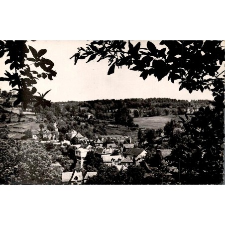 CPSM Gimel-les-Cascades vue panoramique du bourg en Corrèze