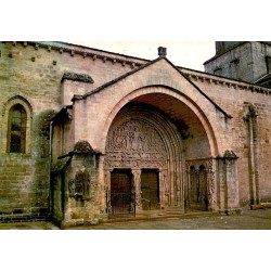 CPM Beaulieu-sur-Dordogne portail de l’église Saint-Pierre en Corrèze