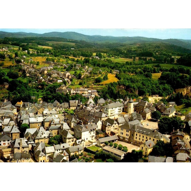 CPM Treignac Corrèze vue générale aérienne de la cité et de ses toits d'ardoise en 1988