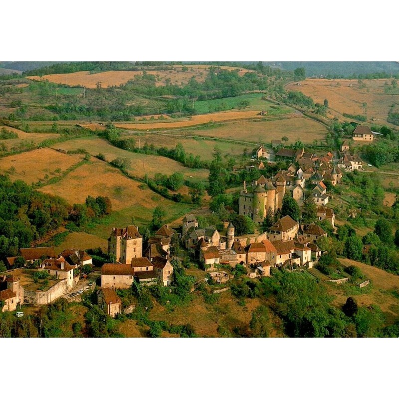 CPM Curemonte Corrèze vue aérienne du village et de son patrimoine architectural