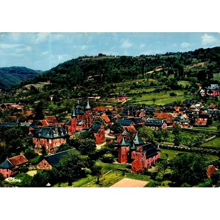 CPSM Collonges-la-Rouge Corrèze vue générale aérienne du village et de ses tours