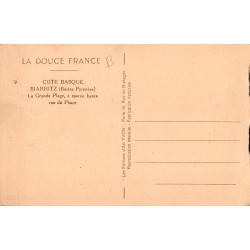 Carte postale ancienne Biarritz Grande Plage à marée haute vue du phare