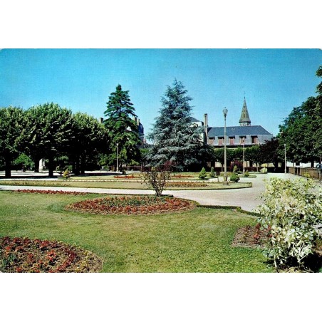 CPSM Brive-la-Gaillarde Jardin Public fleuri Corrèze années 1970