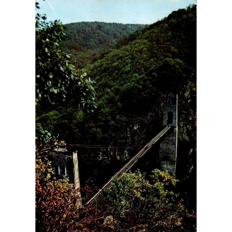 CPSM Lapleau viaduc des Rochers Noirs dans les gorges boisées de la Luzège en Corrèze