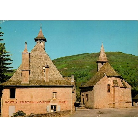 CPSM Chaumeil mairie, Poste et église en Corrèze, carte circulée en 1978