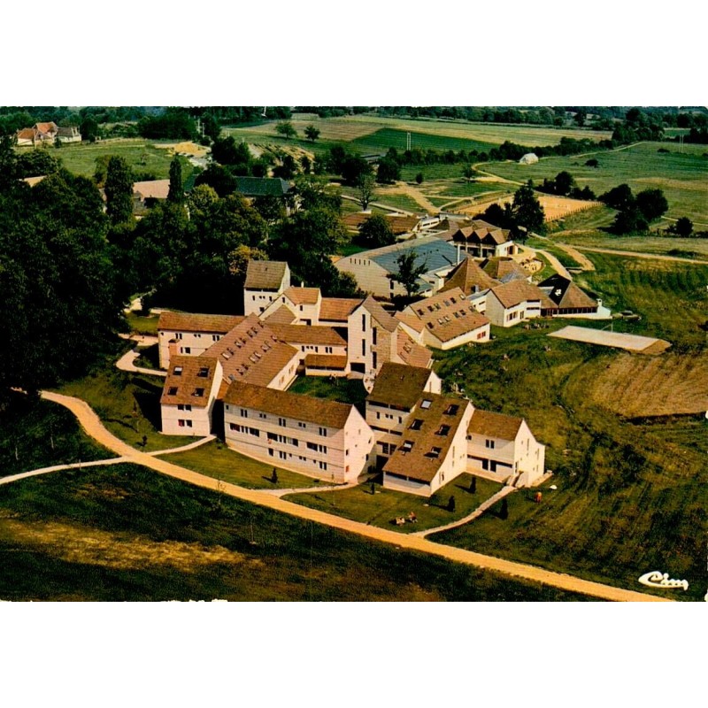 CPSM Pompadour vue aérienne du Club Méditerranée en Corrèze