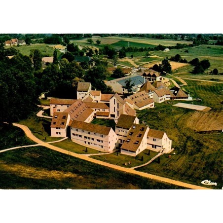 CPSM Pompadour vue aérienne du Club Méditerranée en Corrèze