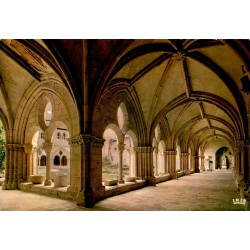 CPSM Tulle cloître du XIIIe siècle, galerie gothique et arcades en Corrèze
