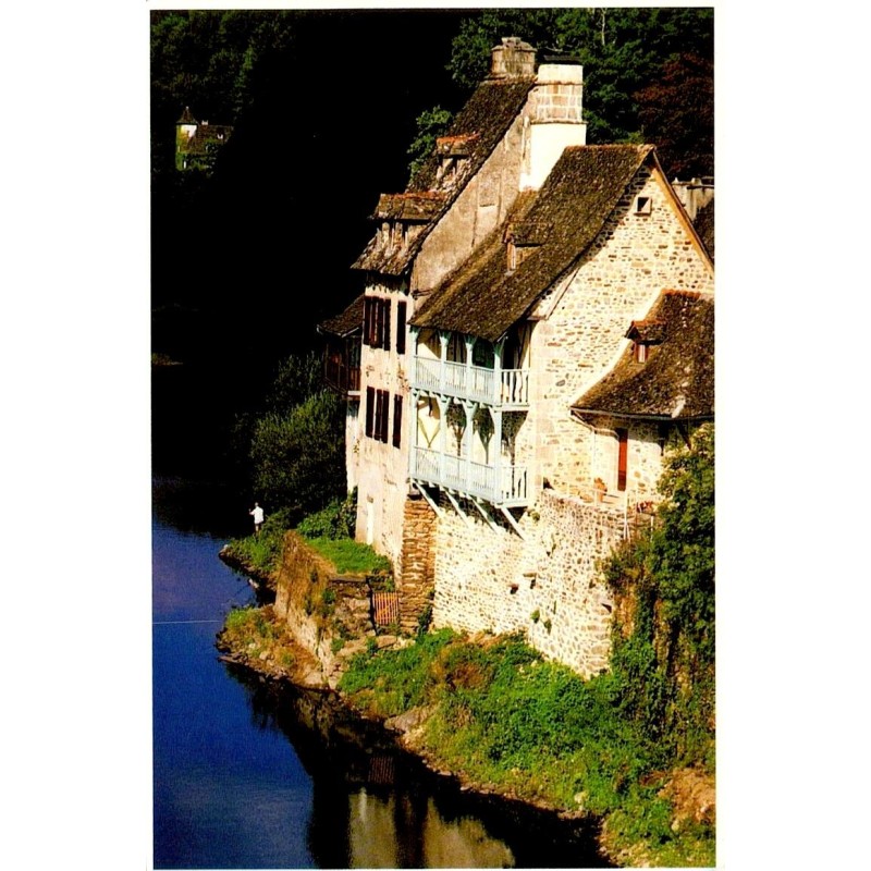 CPM Argentat vieilles demeures à galeries sur les berges de la Dordogne en Corrèze