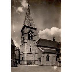 CPSM Ussel église Saint-Martin et clocher, carte noir et blanc de Corrèze