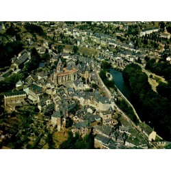 CPM Uzerche vue aérienne de la cité, de la Vézère et du viaduc en Corrèze