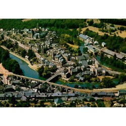 CPSM Uzerche vue aérienne de la cité, boucle de la Vézère et viaducs en Corrèze