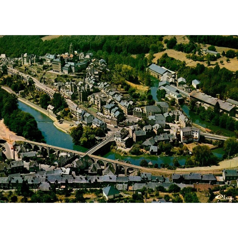CPSM Uzerche vue aérienne de la cité, boucle de la Vézère et viaducs en Corrèze