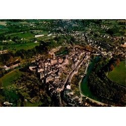 CPSM Uzerche vue générale aérienne de la cité, de la Vézère et du viaduc en Corrèze