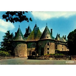 CPSM Pompadour château du XVe siècle et tours rondes, Corrèze