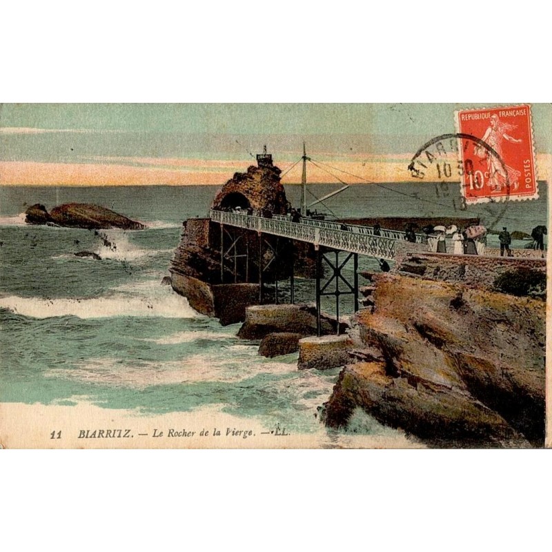11 - BIARRITZ - Le Rocher de la plage -- LL