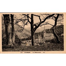 Carte postale ancienne Lourdes la basilique