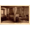 Carte postale ancienne de la chambre à coucher au château du Haut-Koenigsbourg