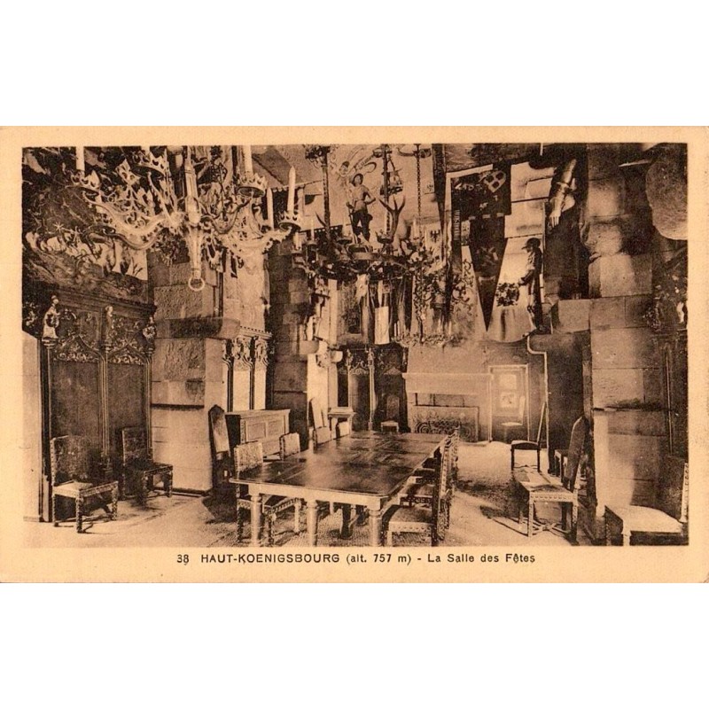 Carte postale ancienne de la salle des fêtes du château du Haut-Koenigsbourg à 757 m