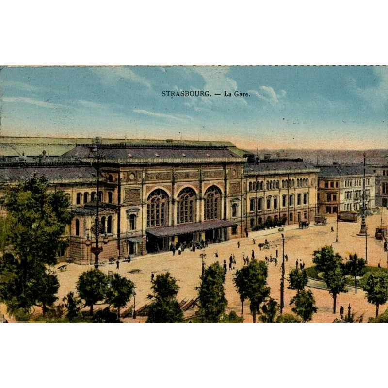 Carte postale ancienne de la gare de Strasbourg avec bâtiment et quais