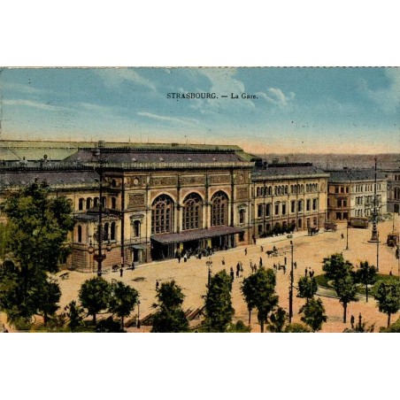 Carte postale ancienne de la gare de Strasbourg avec bâtiment et quais