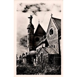 Carte postale ancienne du Mont Sainte-Odile montrant la statue de Sainte Odile dans le Bas-Rhin