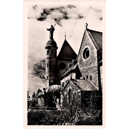 Carte postale ancienne du Mont Sainte-Odile montrant la statue de Sainte Odile dans le Bas-Rhin