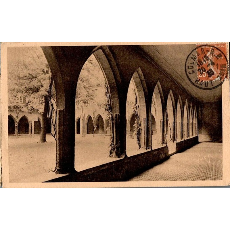Carte postale ancienne du cloître des Dominicains à Colmar avec galeries voûtées