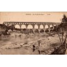 Carte postale ancienne du Pont du Gard à Nîmes montrant l’aqueduc romain et ses arches