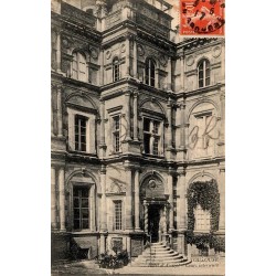 Carte postale ancienne de la cour intérieure de l’Hôtel d’Assézat à Toulouse